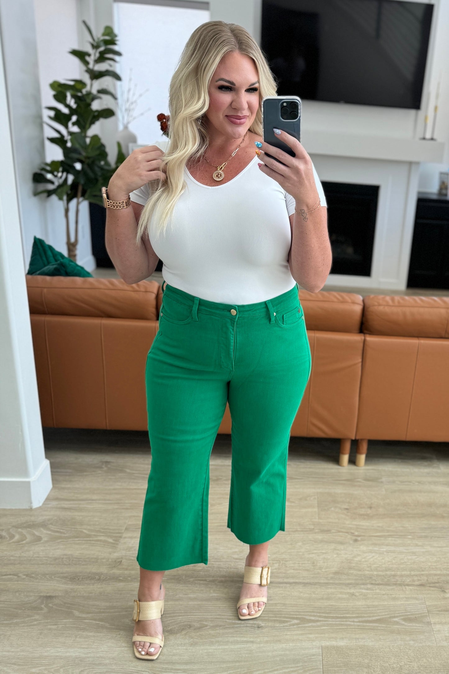 ‘Lisa’ Control Top Wide Leg Crop Jeans in Kelly Green