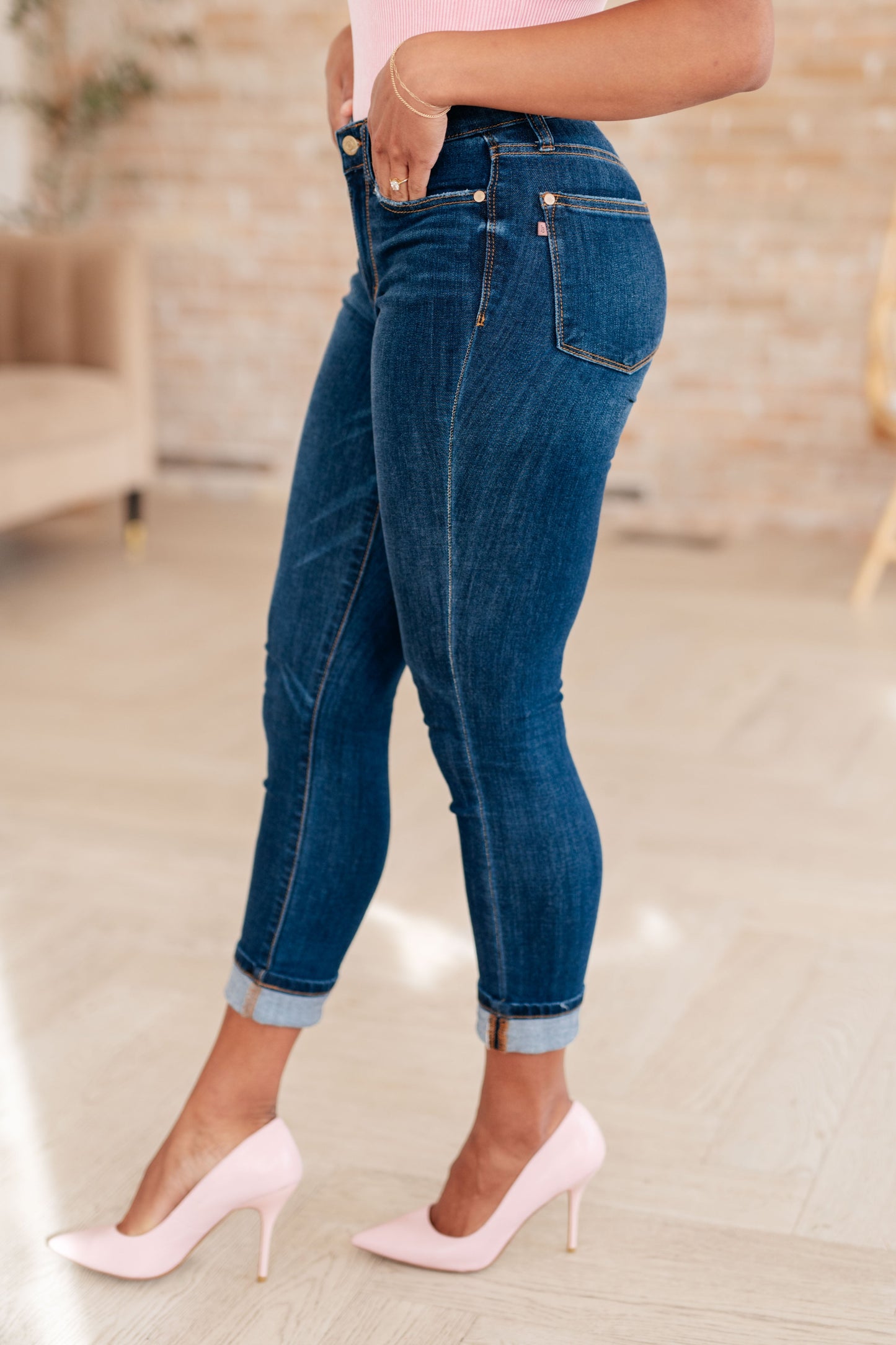 Bette Vintage Cuffed Skinny Capri