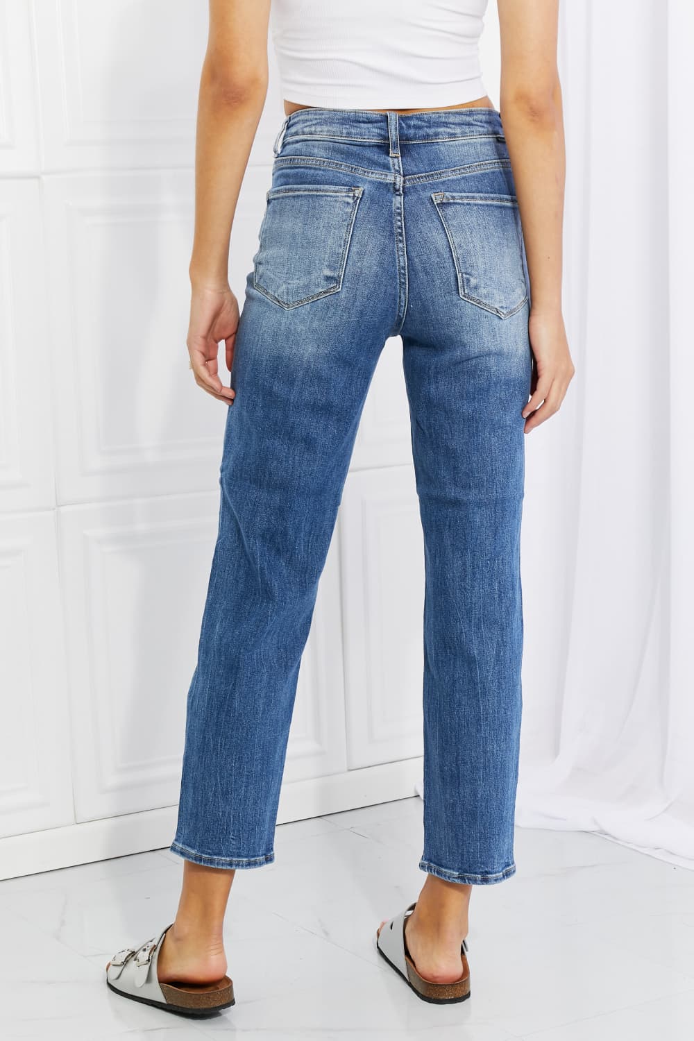 “Emily” High Rise Relaxed Jeans