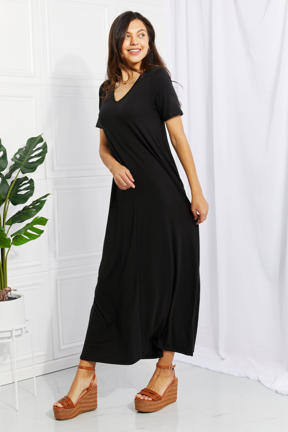 “Simple Wonder” Pocket Maxi Dress in Black