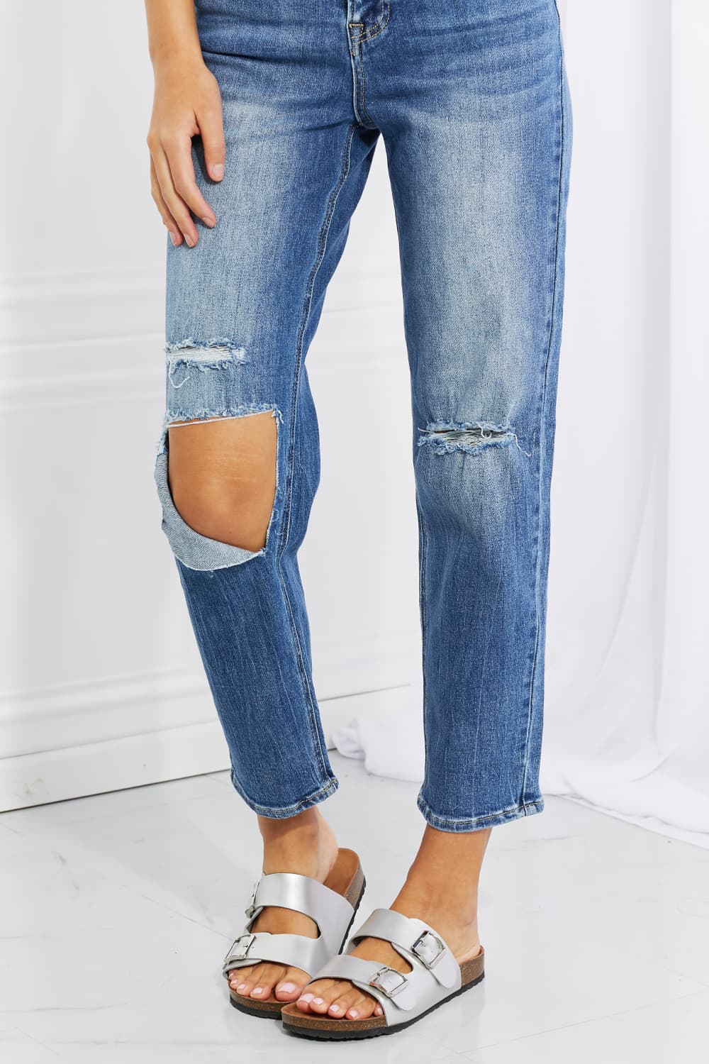 “Emily” High Rise Relaxed Jeans