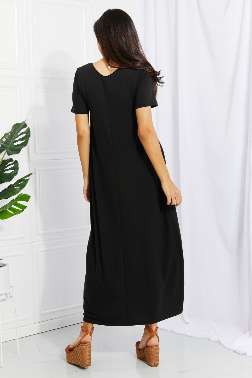 “Simple Wonder” Pocket Maxi Dress in Black