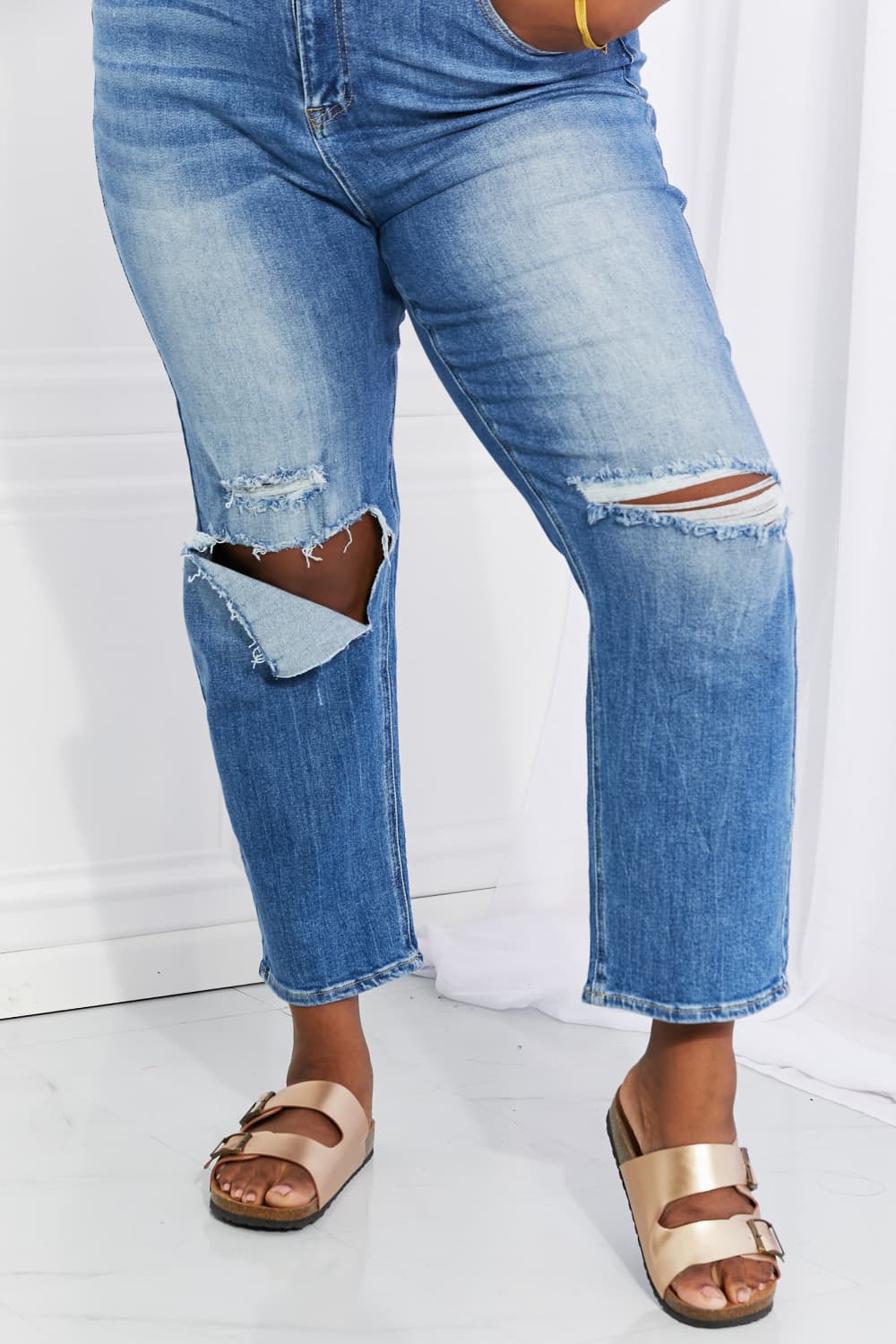 “Emily” High Rise Relaxed Jeans