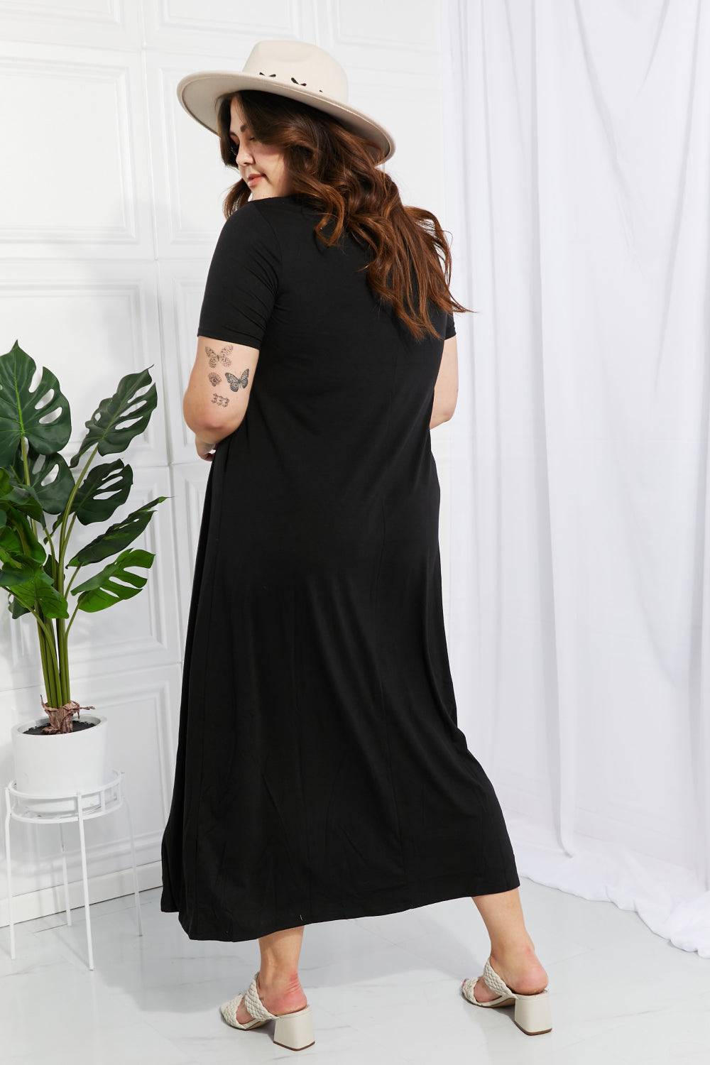 “Simple Wonder” Pocket Maxi Dress in Black