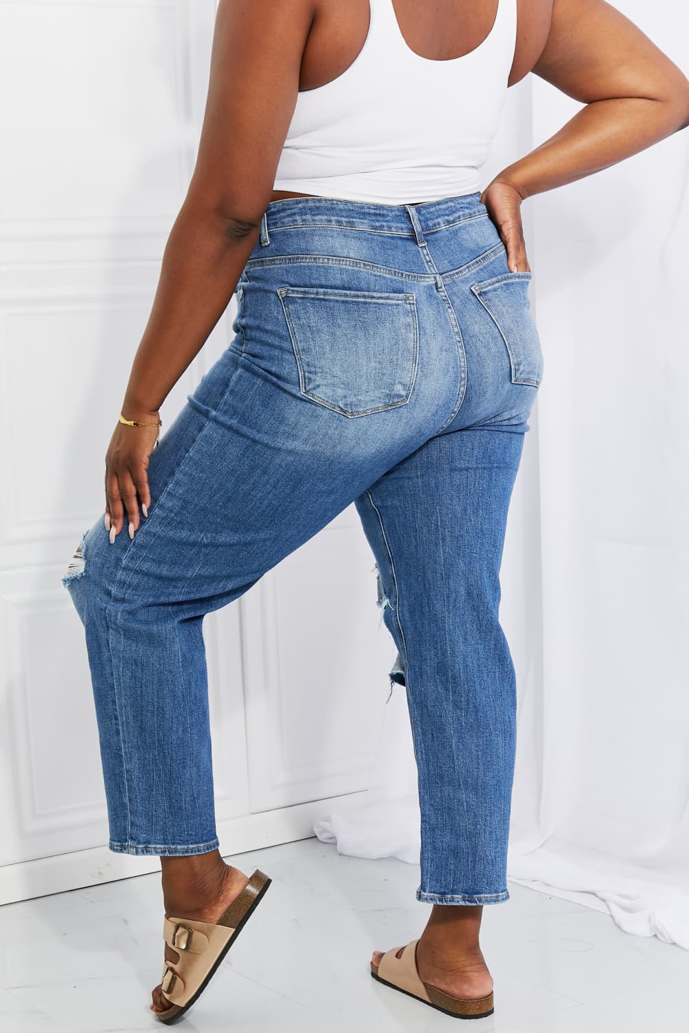 “Emily” High Rise Relaxed Jeans