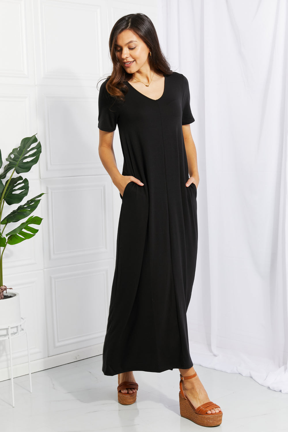 “Simple Wonder” Pocket Maxi Dress in Black